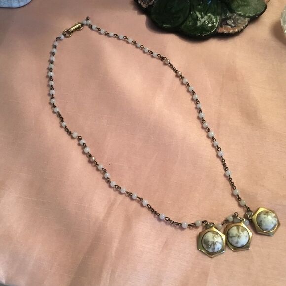 Antiqued Goldtone & White Bead Bracelet - Picture 1 of 5